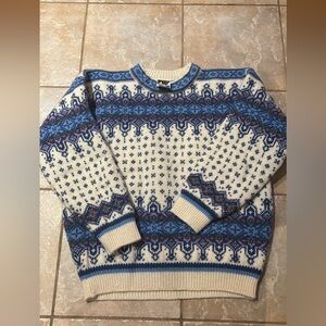 Vintage Dale of Norway women’s sweater